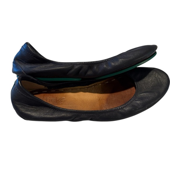 Black Ballet Flats - Picture 2 of 3